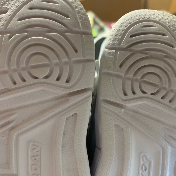 Jordans toddler sneakers - Picture 4 of 5